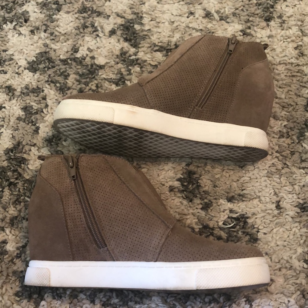 LAST CHANCE 💄 Steve Madden Wedge Sneakers, size 8.5 - Picture 2 of 9